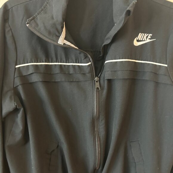 Nike Women’s Jacket Size Medium - Picture 7 of 7